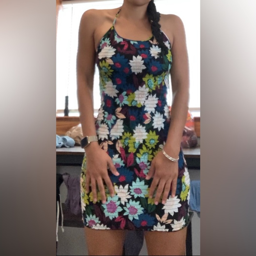 GUESS FLORAL BODYCON DRESS - Picture 4 of 9